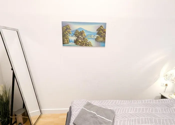 Comfortable In Lugner Area He Privatunterkunft Wien